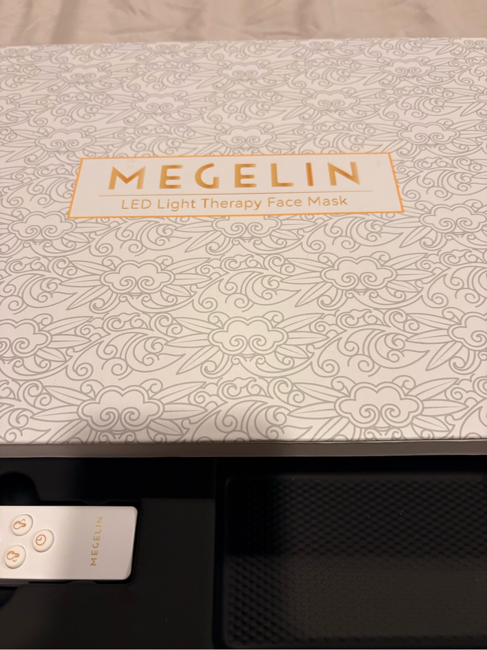 Megelin LED Light Therapy Face Mask